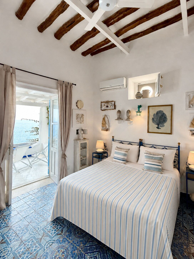 Bedroom 3, Casa del Prete con Terrazzo Vista Mare, Messina