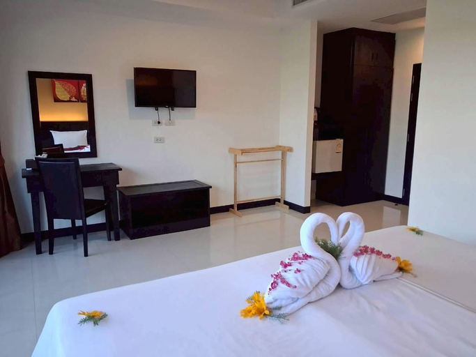 Bedroom 2, Naiyang Beach Hotel, Pulau Phuket