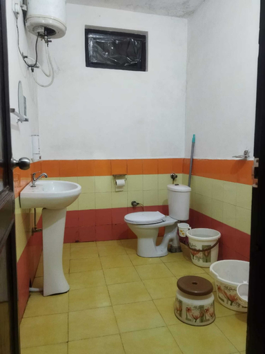 Bathroom, Samarpan Meditative Stay, Nainital