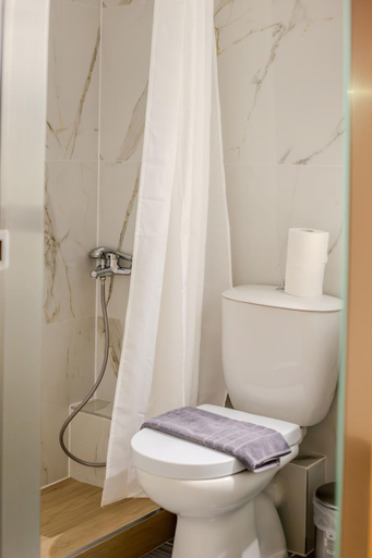 Bathroom, Atrium Hotel, Central Macedonia