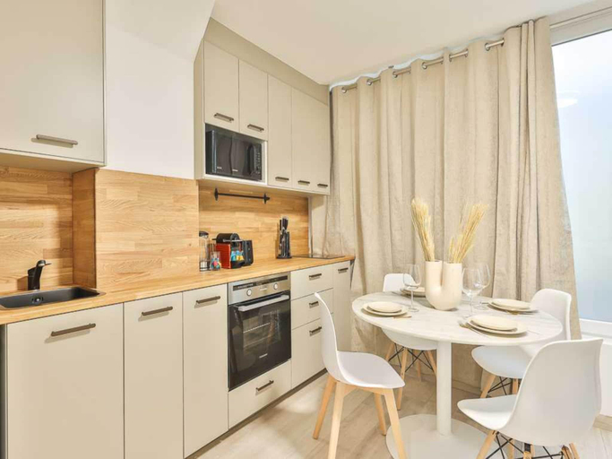 Others 4, Newly renovated appartement Canal de Lourq, Paris