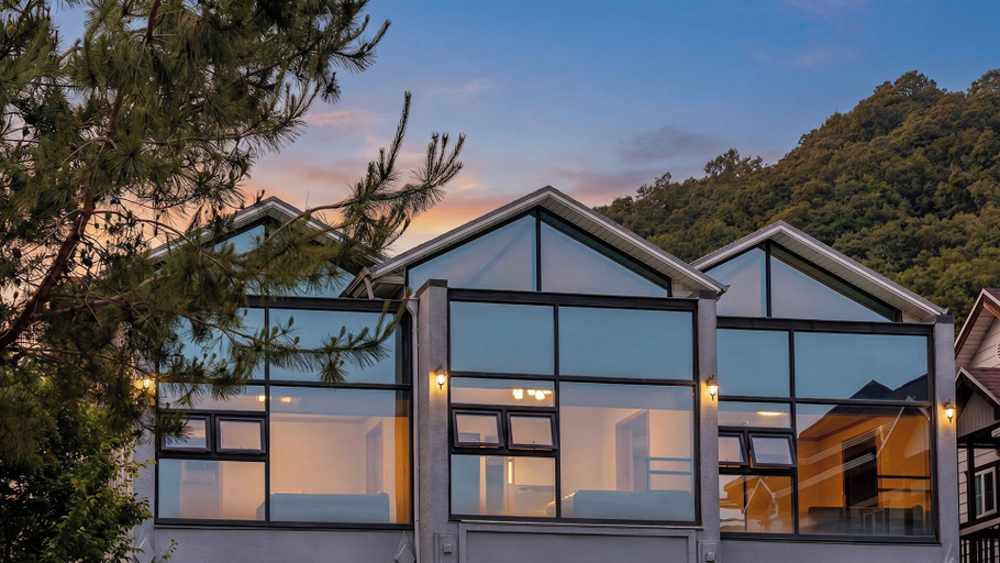 Exterior & Views 2, Gapyeong Shiny Pension, Gapyeong