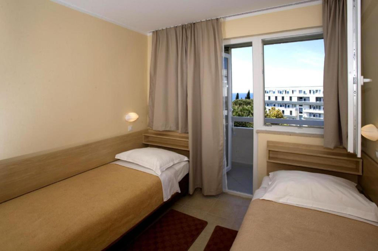 Bedroom 3, Hotel Delfin Plava Laguna, Vrsar