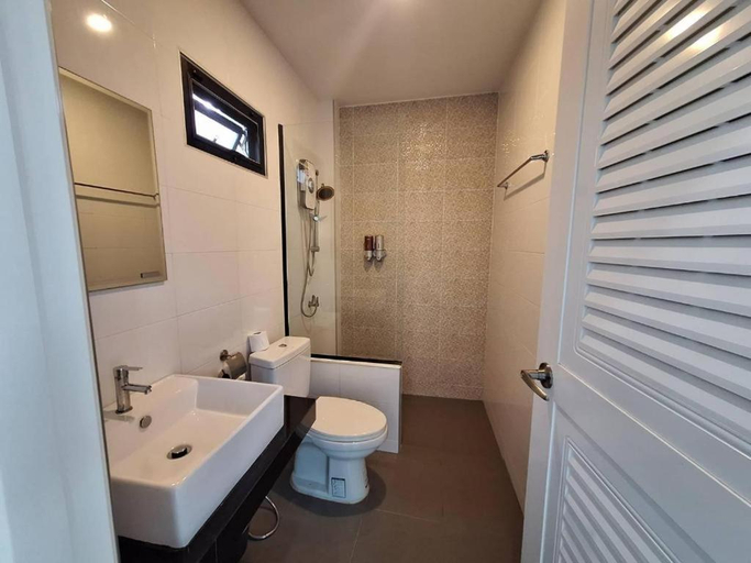 Bathroom 3, Lantanoblesse, Ko Lanta