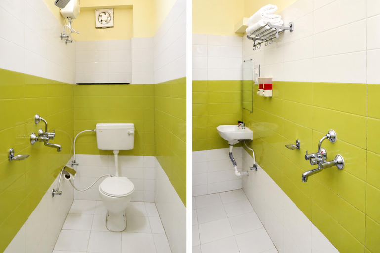 Bathroom 4, Goroomgo Metro Regency Lucknow, Lucknow
