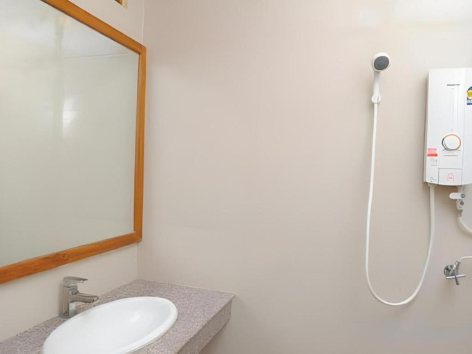 Bathroom 4, Sukkasem Hotel, Muang Nan