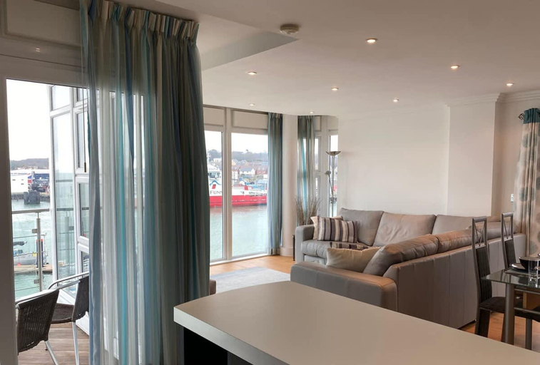 Room 3, Spinnaker Apartment 3 bed Waterside Apartment, Isle of Wight