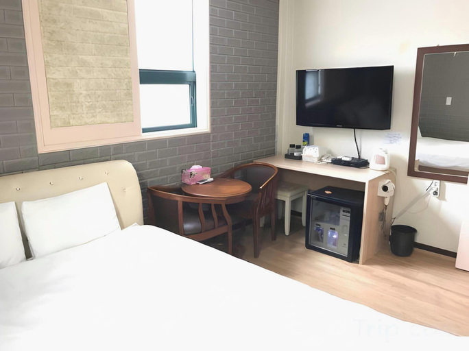 Bedroom 4, Jeju F1, Jeju