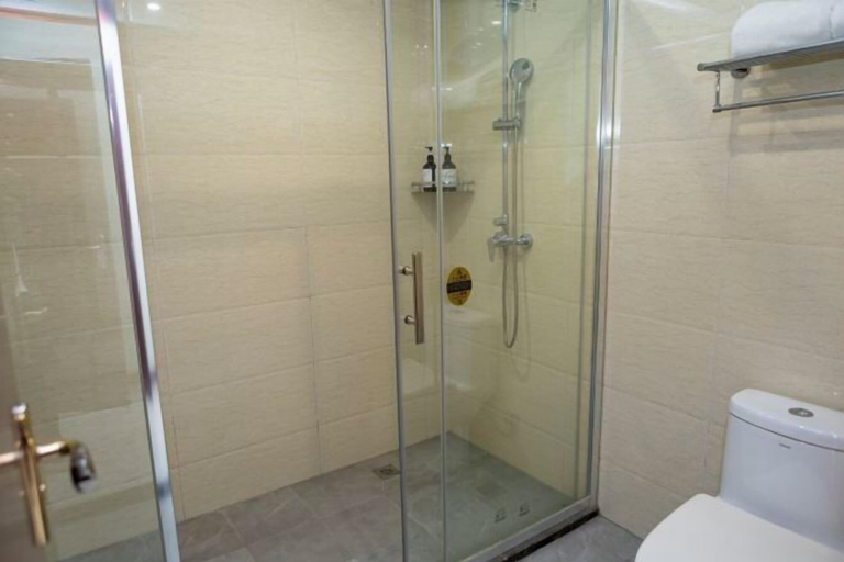Bathroom 3, Huaxia Hotel, Handan