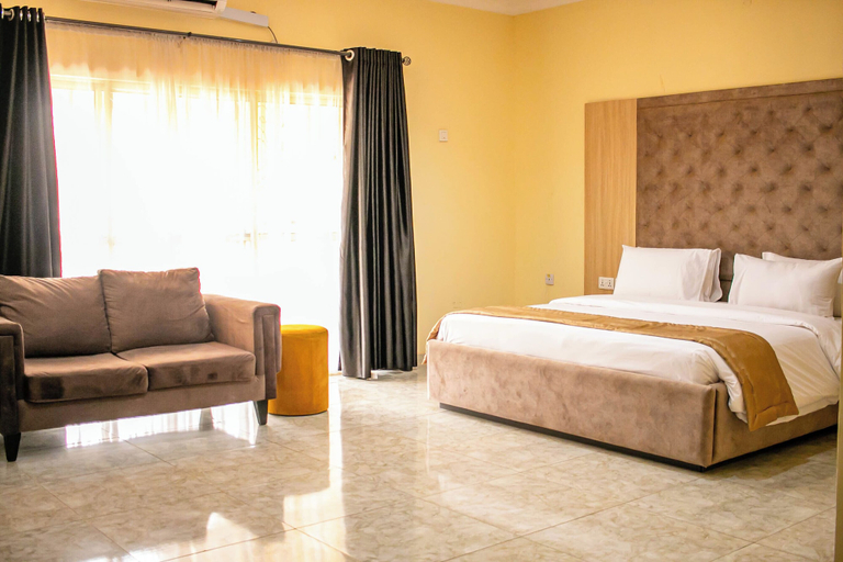 Room 3, Cedar Suites, Lagelu
