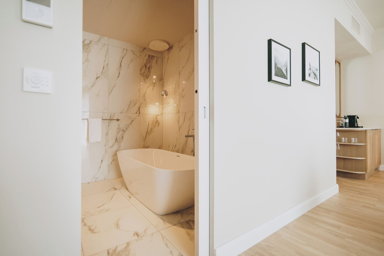 Bathroom 5, Grand Elisabeth, Gmunden
