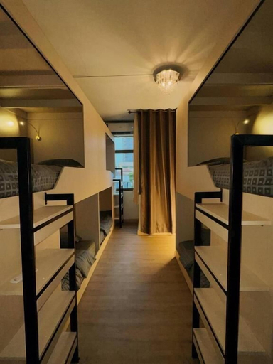 Room 5, Holy Hostel Sathorn, Yannawa