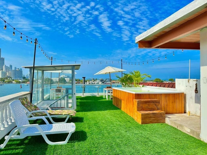 Outdoor spa tub, Hotel Victoria Caps, Cartagena de Indias