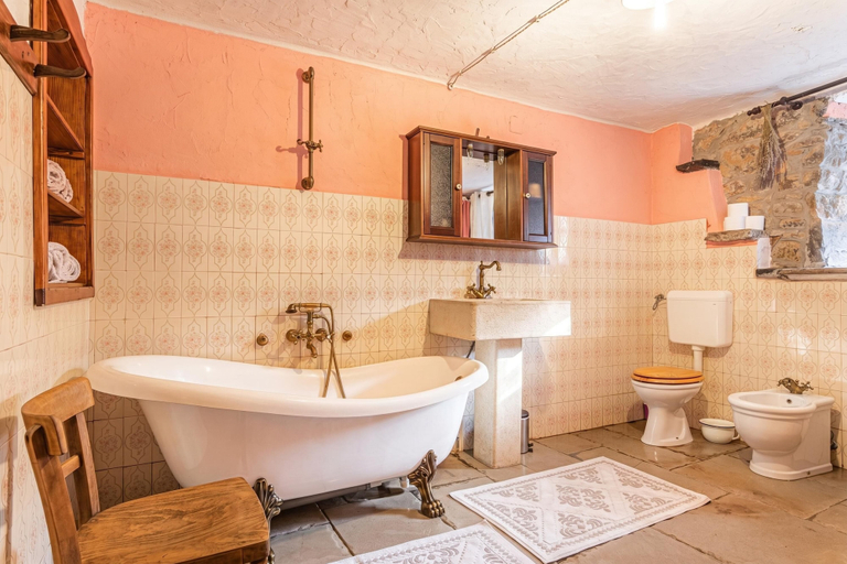 Bathroom 5, Luin Country House Near Stanjel, Komen