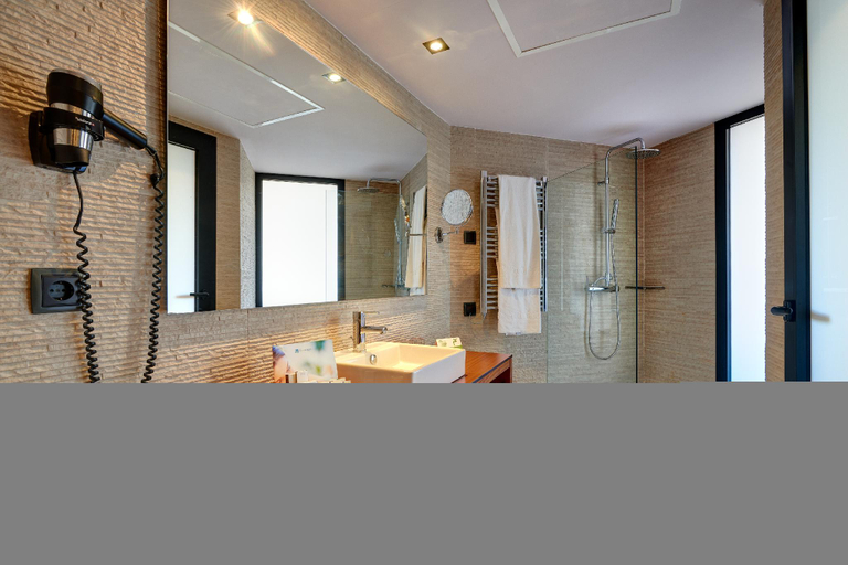 Bathroom 5, Protur Turo Pins Hotel, Baleares