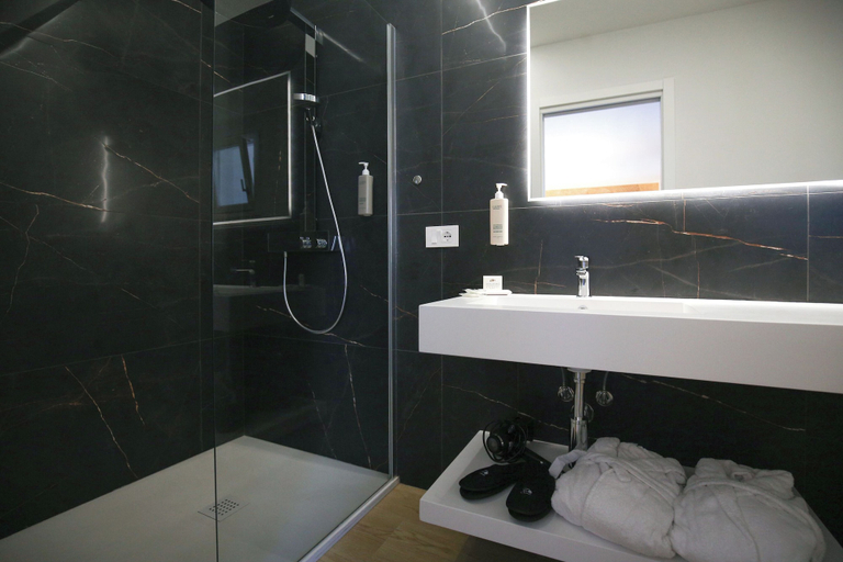 Bathroom 5, Hotel & SPA Riviera, Sassari