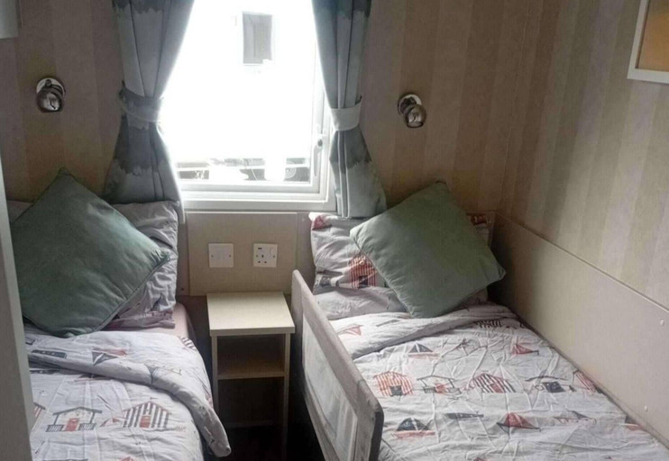 Room 5, Tranquil Caravan Retreat in Ayrshire, South Ayrshire