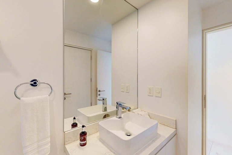 Bathroom 4, Spacious Condo With Private Washer/dryer, City Views, and Shared Pool, La Paz