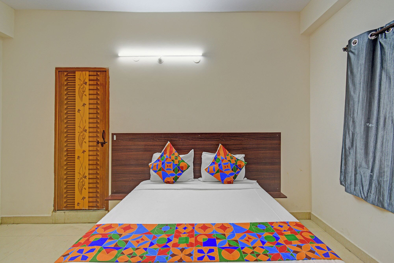 Room 5, FabHotel Shabari Heights - Nr. Ameerpet Metro Station and South India Shopping Mall Textile & Jewellery - Ameerpet, Ranga Reddy