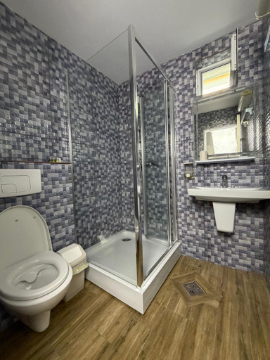 Bathroom 3, Casa Ciobi, Limanu