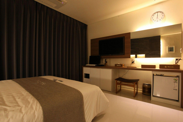 Bedroom 4, Pocheon Forest Hotel, Pocheon