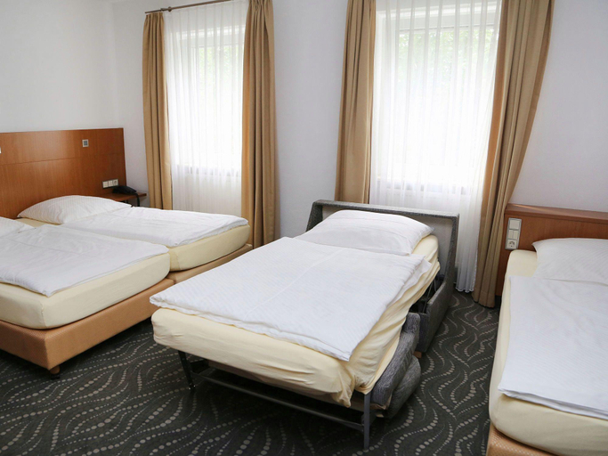 Bedroom 3, Hotel Lindleinsmuhle, Würzburg