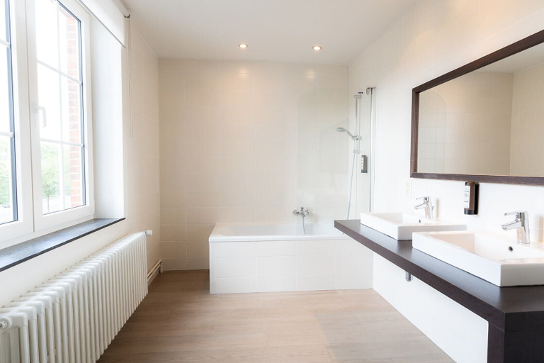 Bathroom 4, Hotel Lodewijk Van Male, West-Vlaanderen