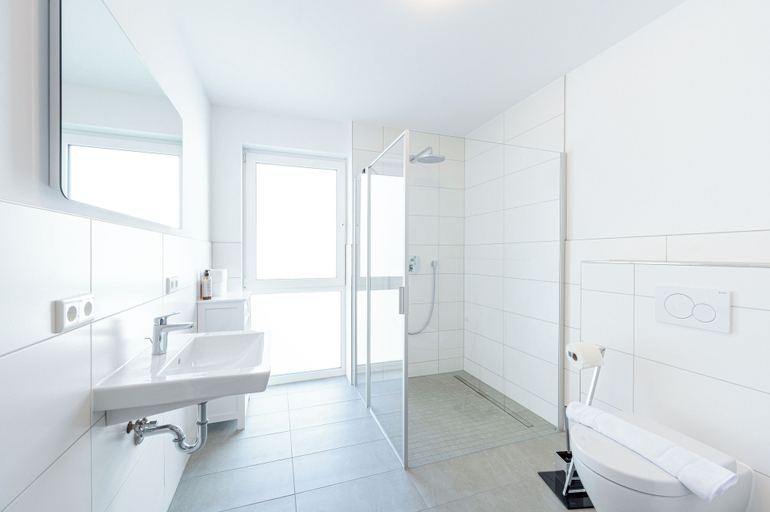 Bathroom 2, Lit Living Luxus - Box Spring - Parking, Ludwigshafen am Rhein