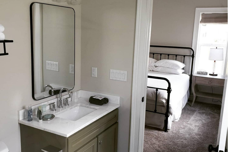 Bedroom 2, The Harkness Hotel, Bannock