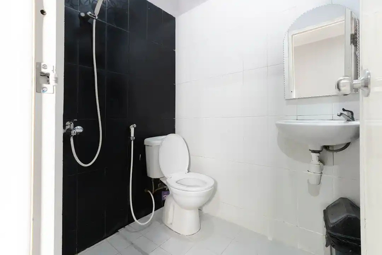Bathroom 4, Sapadia Guest House Syailendra, Medan