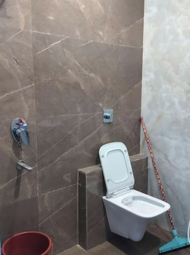 Bathroom 2, Shivansh Stays, Ujjain