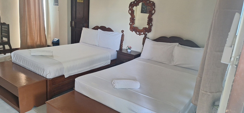 Room 4, JMRN Pensione Inn, Padre Burgos