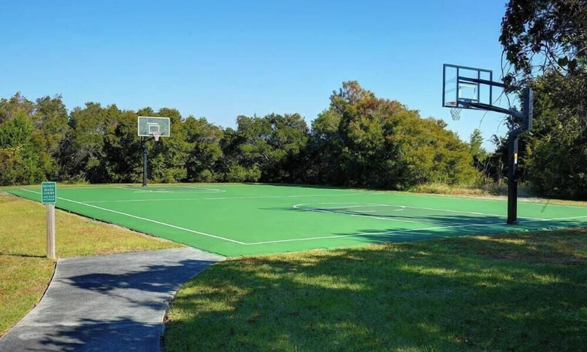 Sport court 2, Dune Escape 5 Bedroom Home by RedAwning, Brunswick