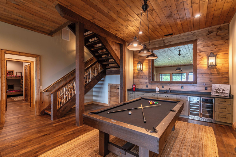 Interior 2, The Phoenix at Eagles Nest, Avery