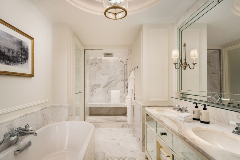 Bathroom 5, Four Seasons Hotel Doha, Doha