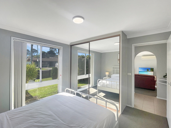 Room 2, Family 3-bed Retreat Near Batehaven Beach, Eurobodalla