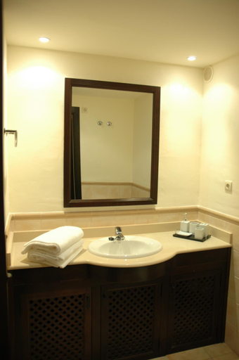Bathroom, Hacienda del Alamo Golf, Murcia