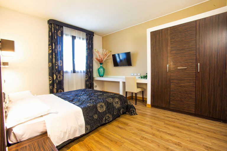 Bedroom 2, Matrix Relais Luxury Residence Hotel, Padua