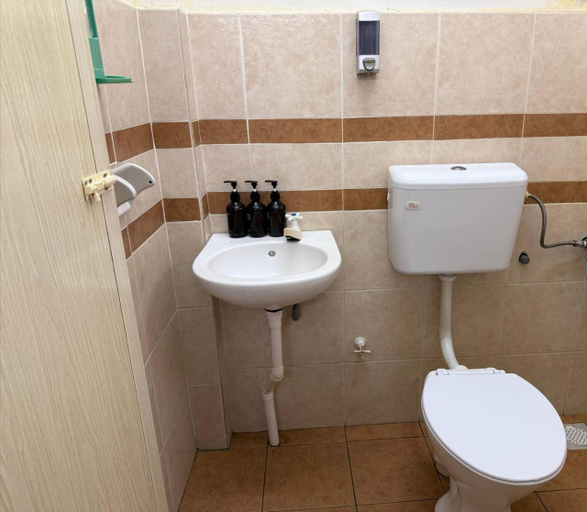 Bathroom 2, Homestay Lumut Perak, Manjung