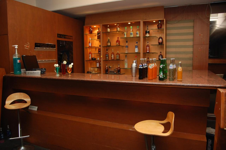 Food & Drinks 5, Hotel Parsons Court, Dindigul