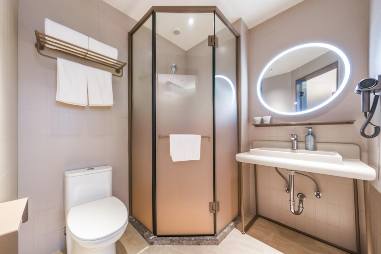 Bathroom 3, Hanting Hotel Shanghai Yu Garden Metro Station, Shanghai