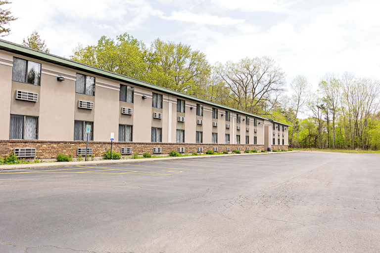 Exterior & Views 2, Quality Inn & Suites Marinette, Marinette