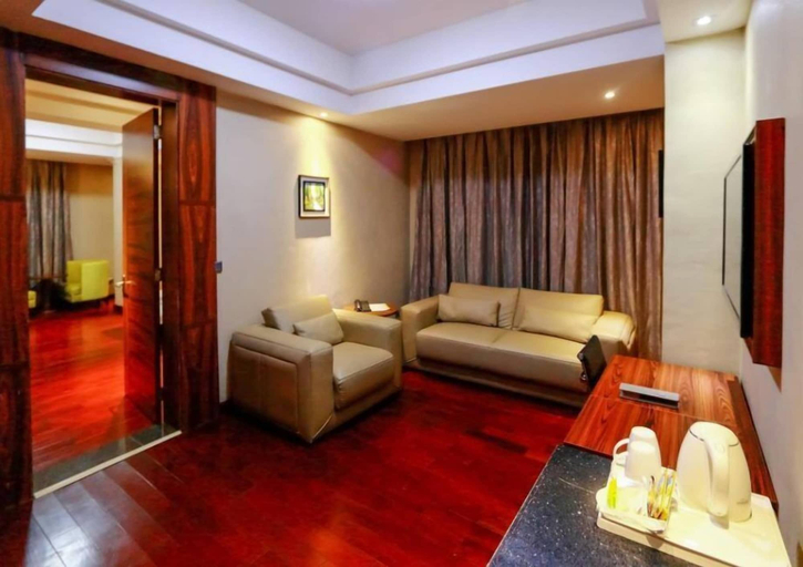 Bedroom 3, Airport Golden Tulip Hotel., Mushin