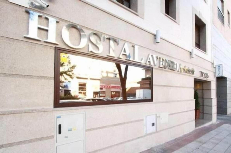 Exterior & Views, Hostal Avenida Barajas, Madrid