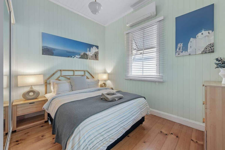 Interior 2, Comfy Character Qldr ~ 3bed House W/parking, Brisbane