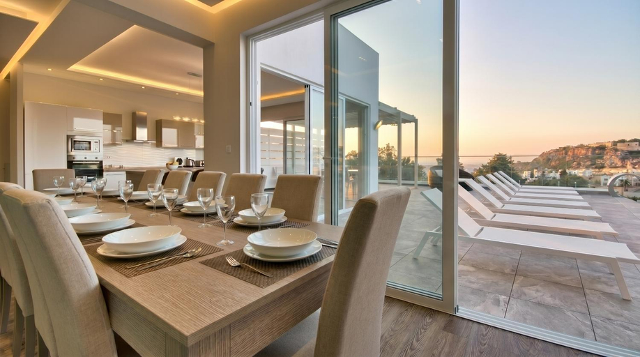 Food & Drinks, Villa Ghea - Indoor Jacuzzi Pool, Sauna and Games Room