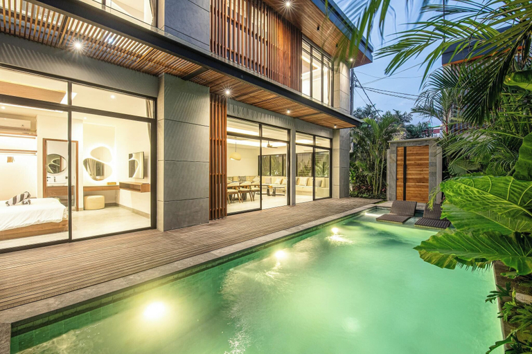 Exterior 2, Tropical Elegance 5BR Canggu Villa Near Beach, Badung