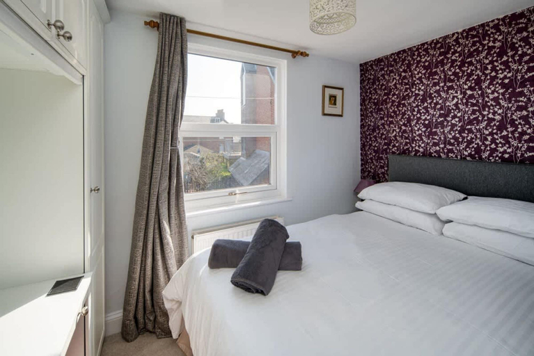 Room 5, Sun Hill Cottage Charming 3 Bed in Cowes Old Town, Isle of Wight