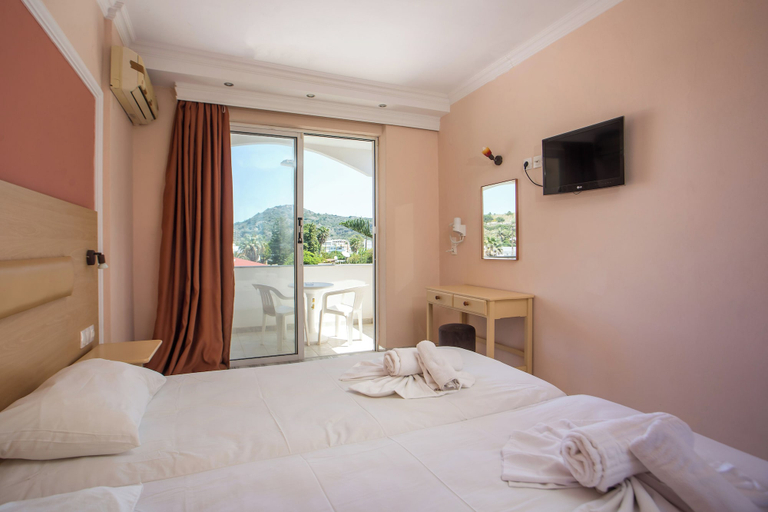 Bedroom 3, Diagoras Hotel, South Aegean