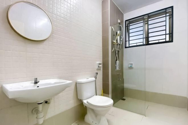Room 3, Stylish Blue Water Home w/ Pool, Johor Bahru